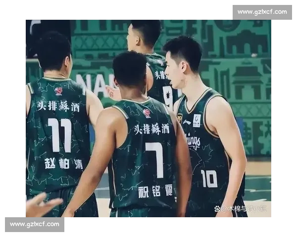 比赛中运动员因意外掉鞋引发的一场意外混乱成为焦点 引发网友热议